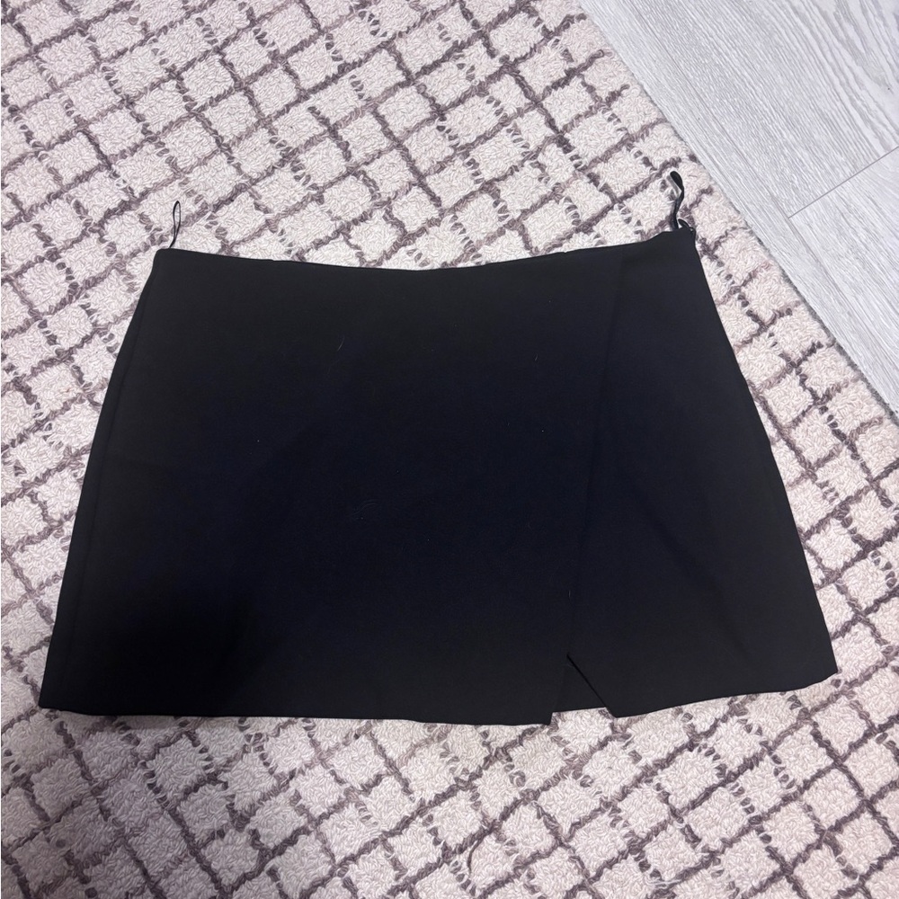 ZaraBlack Mini Skirt - Picture 2 of 3